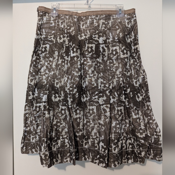 Hilton Hollis Pleated Skirt - Picture 2 of 7